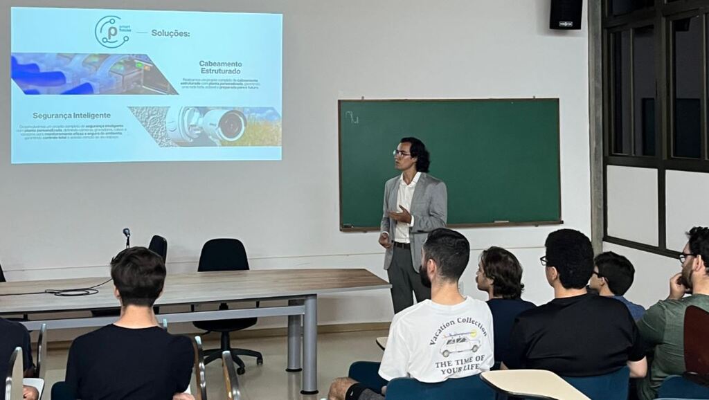 Leonardo da Prime Smart House apresenta soluções de casa inteligente na UFSCar